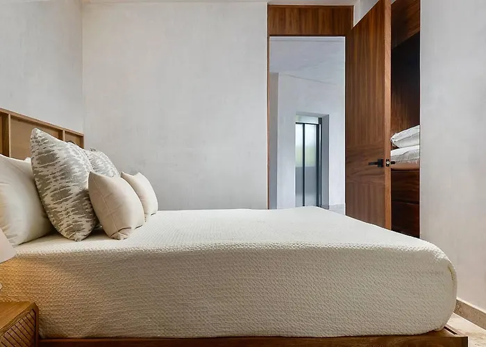 Narai 2br Rooftop Pool & Jacuzzi